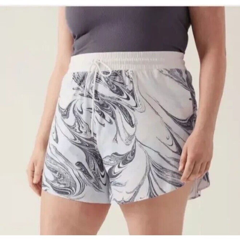 ATHLETA All Activity Shorts Swirl Print Size 3X NWT Retail $65